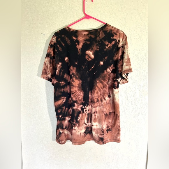 ✨SOLD✨ BLEACH Dyed/Golds Gym Tee - Picture 7 of 10